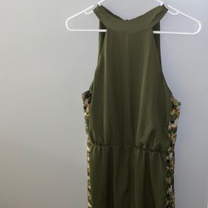 Olive Green Jumper comes with bracelet:)